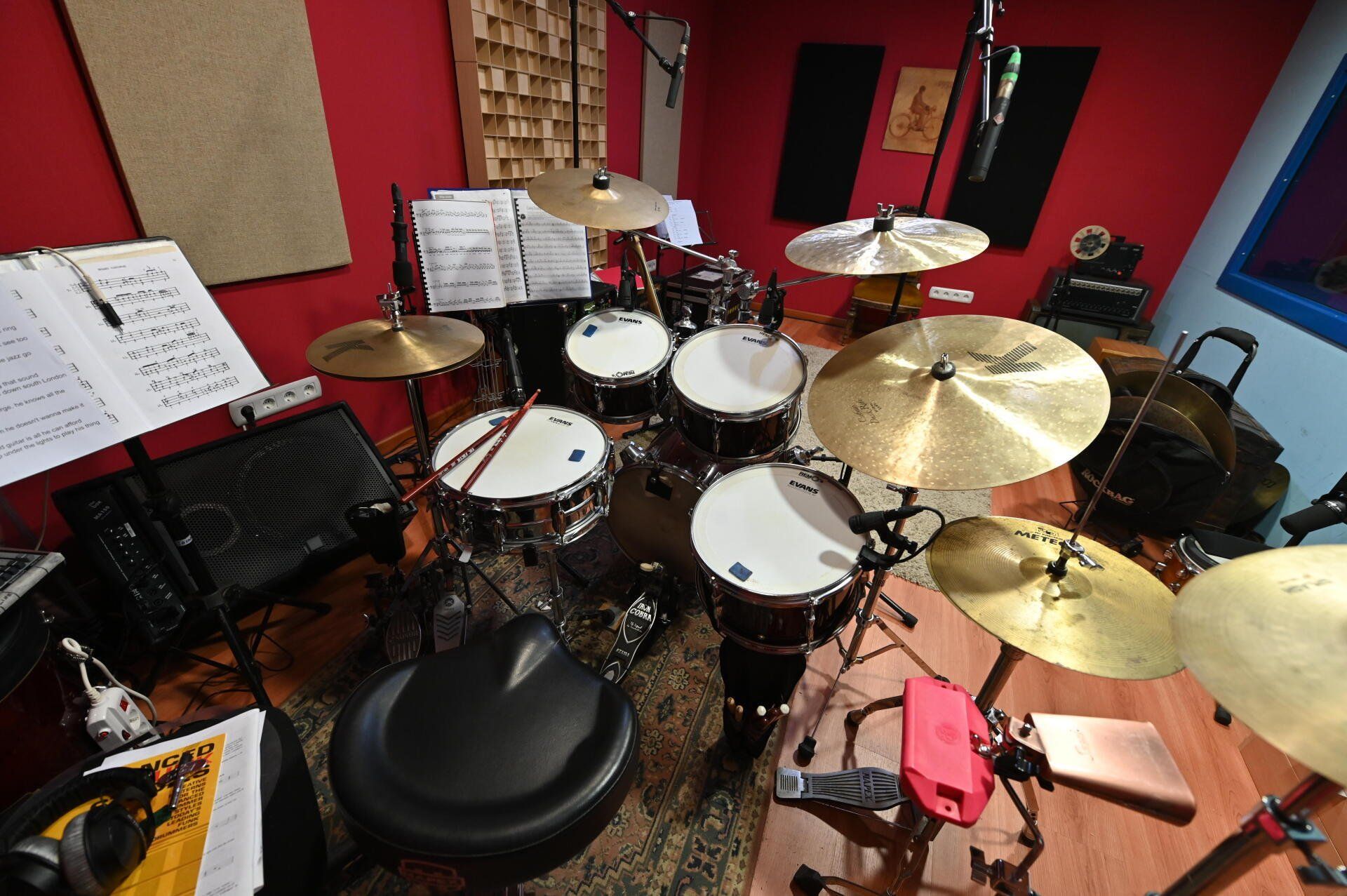 Batería en estudio de grabación